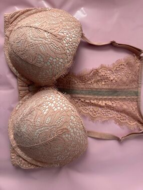 Victoria's Secret Lace Bra in Blush Pink